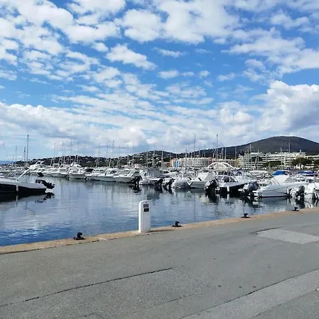 Résidence Le Victoria Hyper Centre Grande Terrasse 2 M Clim Garage Wifi * Sainte-Maxime
