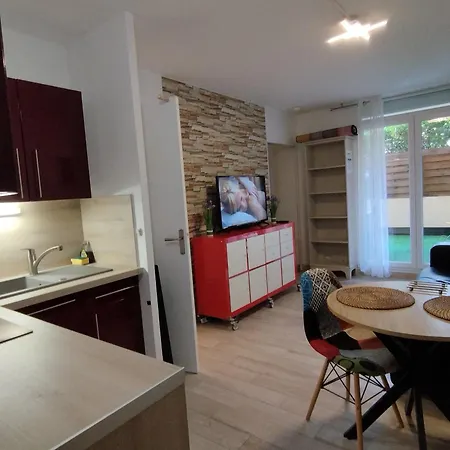 T2 Rd Jardin Grande Terrasse Coeur 2 M Clim Garage Wifi Apartment Sainte-Maxime