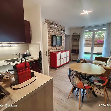 Residence Le Victoria Hyper Centre Grande Terrasse Plage 2 M Clim Garage Wifi * Sainte-Maxime